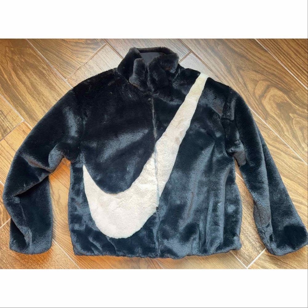 Nike Women's Black and Cream Teddy Jacket - Picture 11 of 12